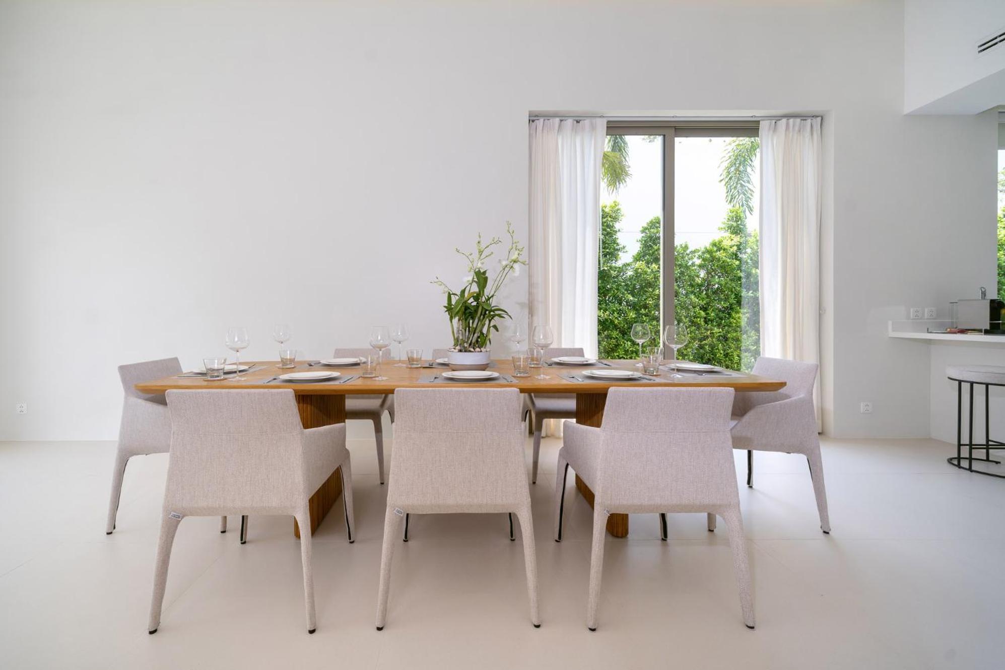Coco Villas - Brand New 3 Bedroom Oasis - Guests Favorite Villa *